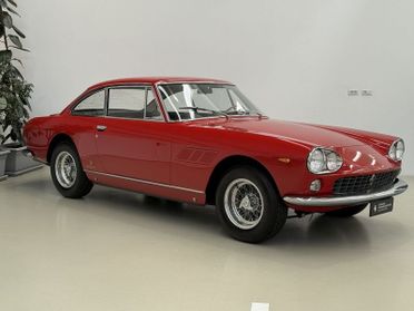 Ferrari 330 GT 2+2 restauro da concorso