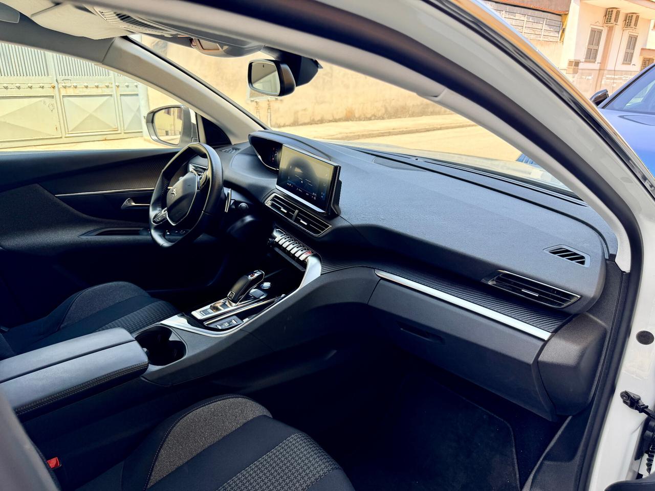 Peugeot 3008 1.5 DIESEL CAMBIO AUTOMATICO BlueHDi EAT8 Allure Pack