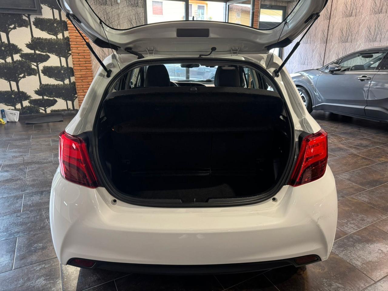 Toyota Yaris 1.5 Hybrid 5 porte Cool