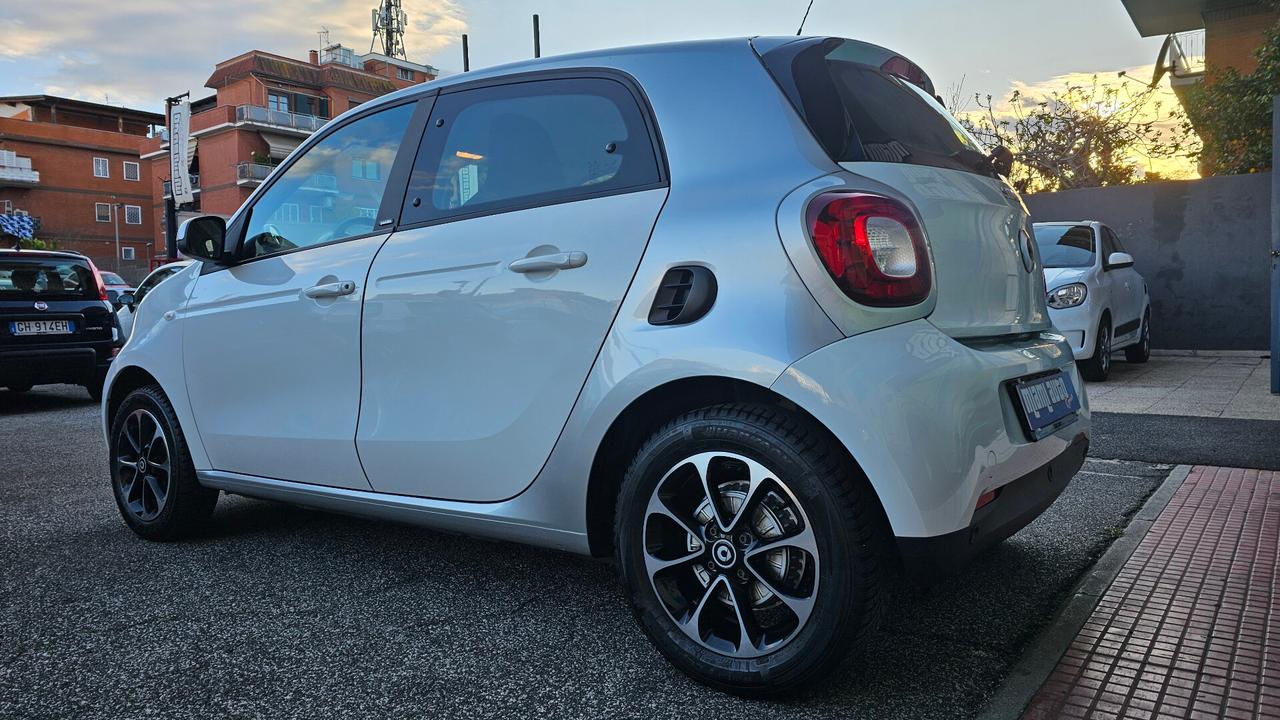 Smart Forfour 70 1.0 twinamic Passion NAV RETROCAM SENSORI CARVERTICAL OK