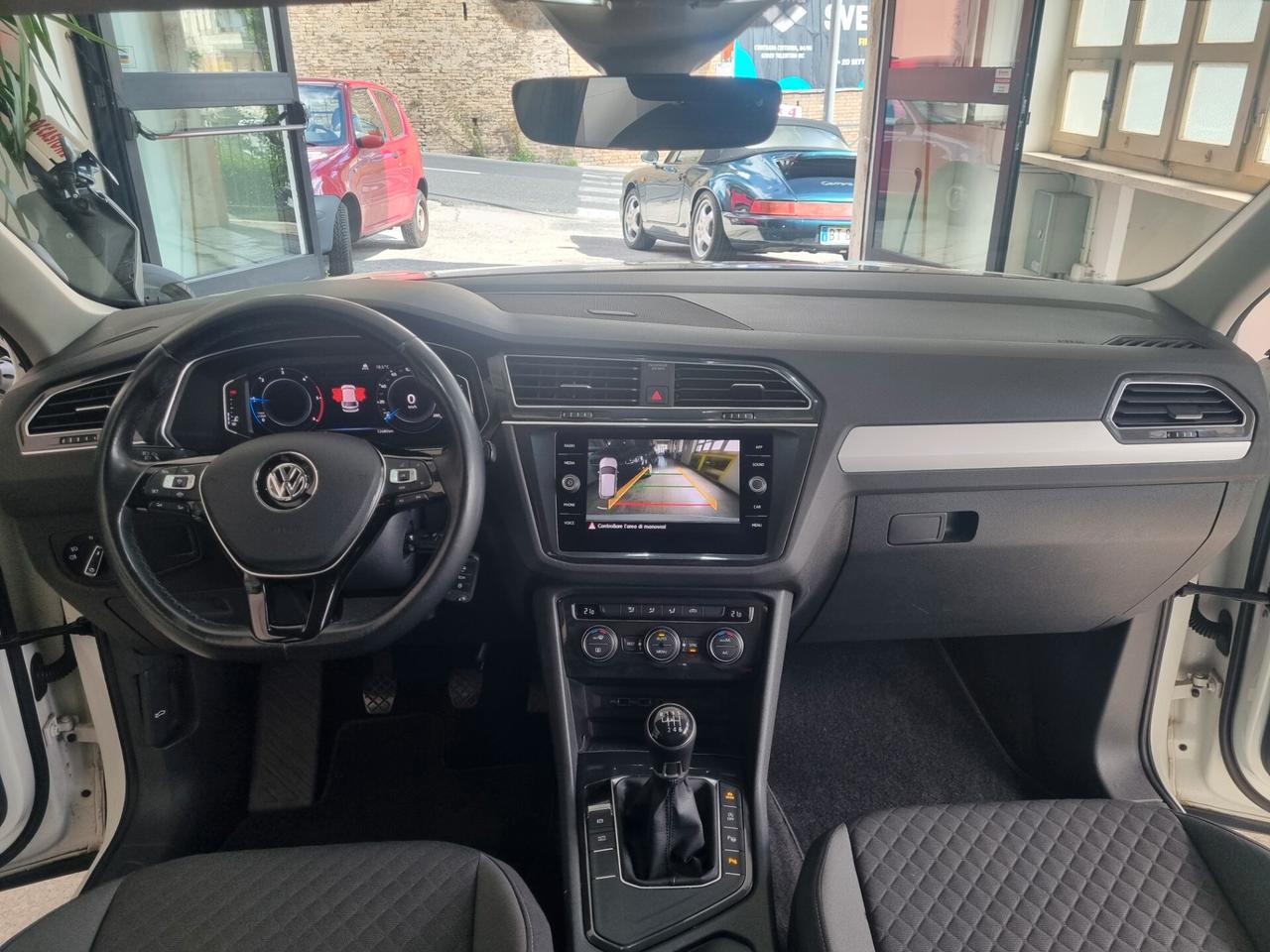 Volkswagen Tiguan 1.6 TDI SCR R-Line, TELECAMERA, UNICOPROPRIETARIO