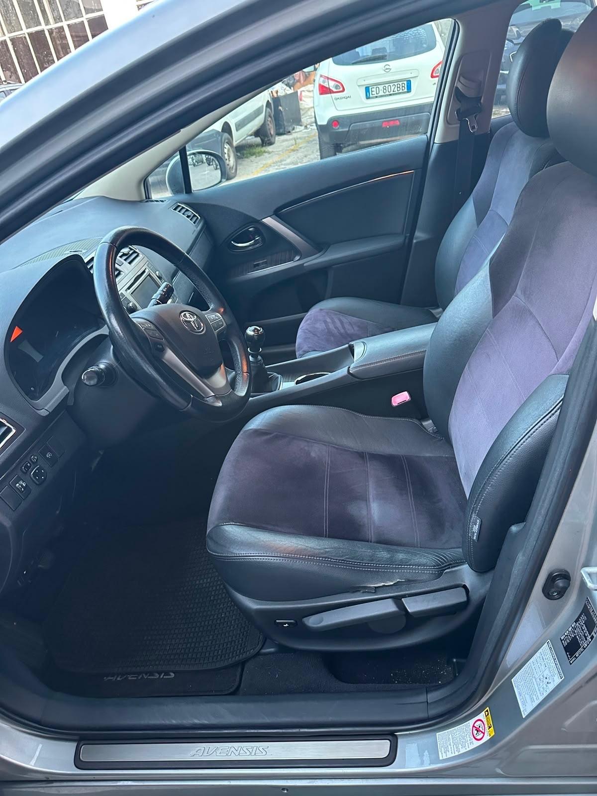 Toyota Avensis 2.2 D-4D Wagon Lounge