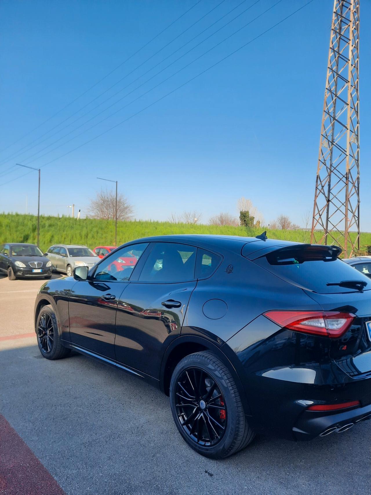 Maserati Levante V6 Diesel Q4 AWD Granlusso IVA DETRAIBILE