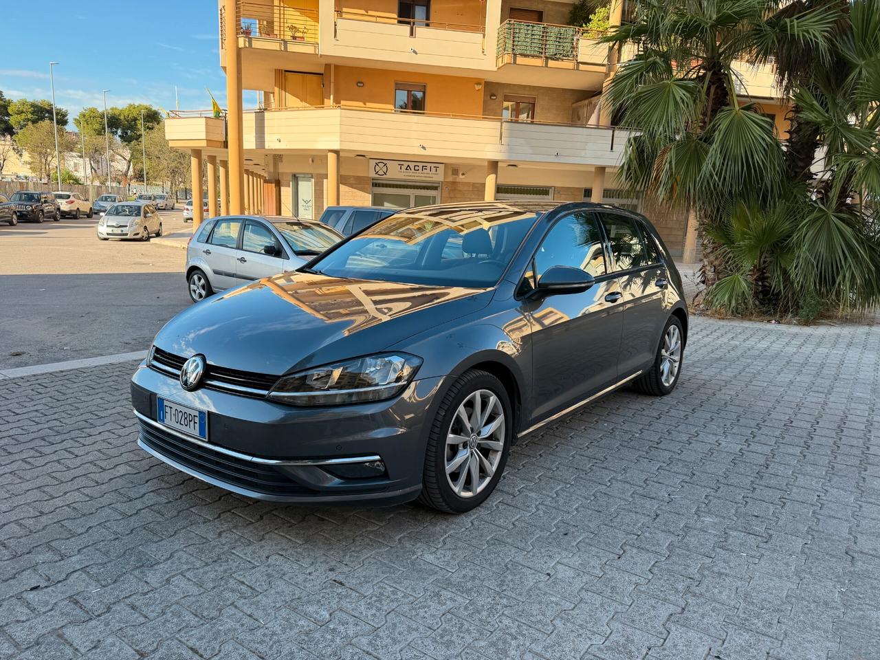 Volkswagen Golf 1.6 TDI 115 CV 5p. Highline BlueMotion Technology