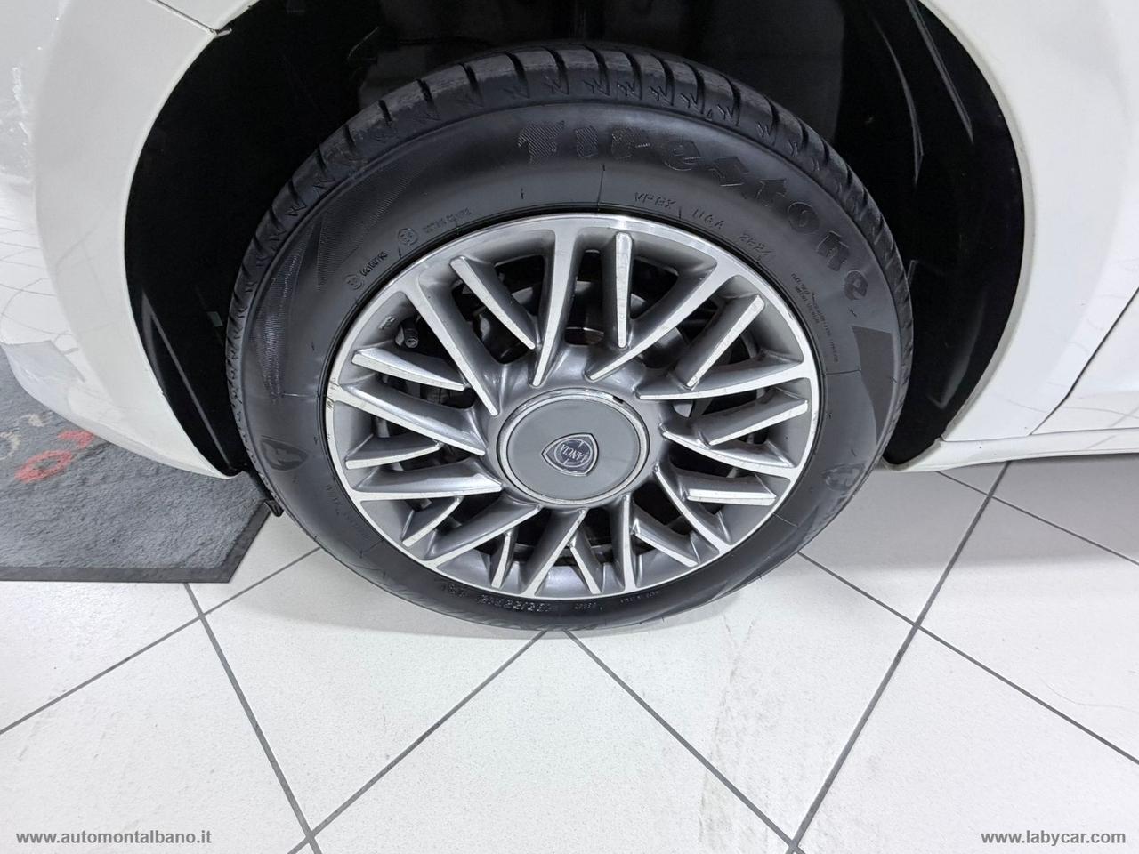 LANCIA Ypsilon 1.2 69 CV 5p. GPL Ecochic Gold