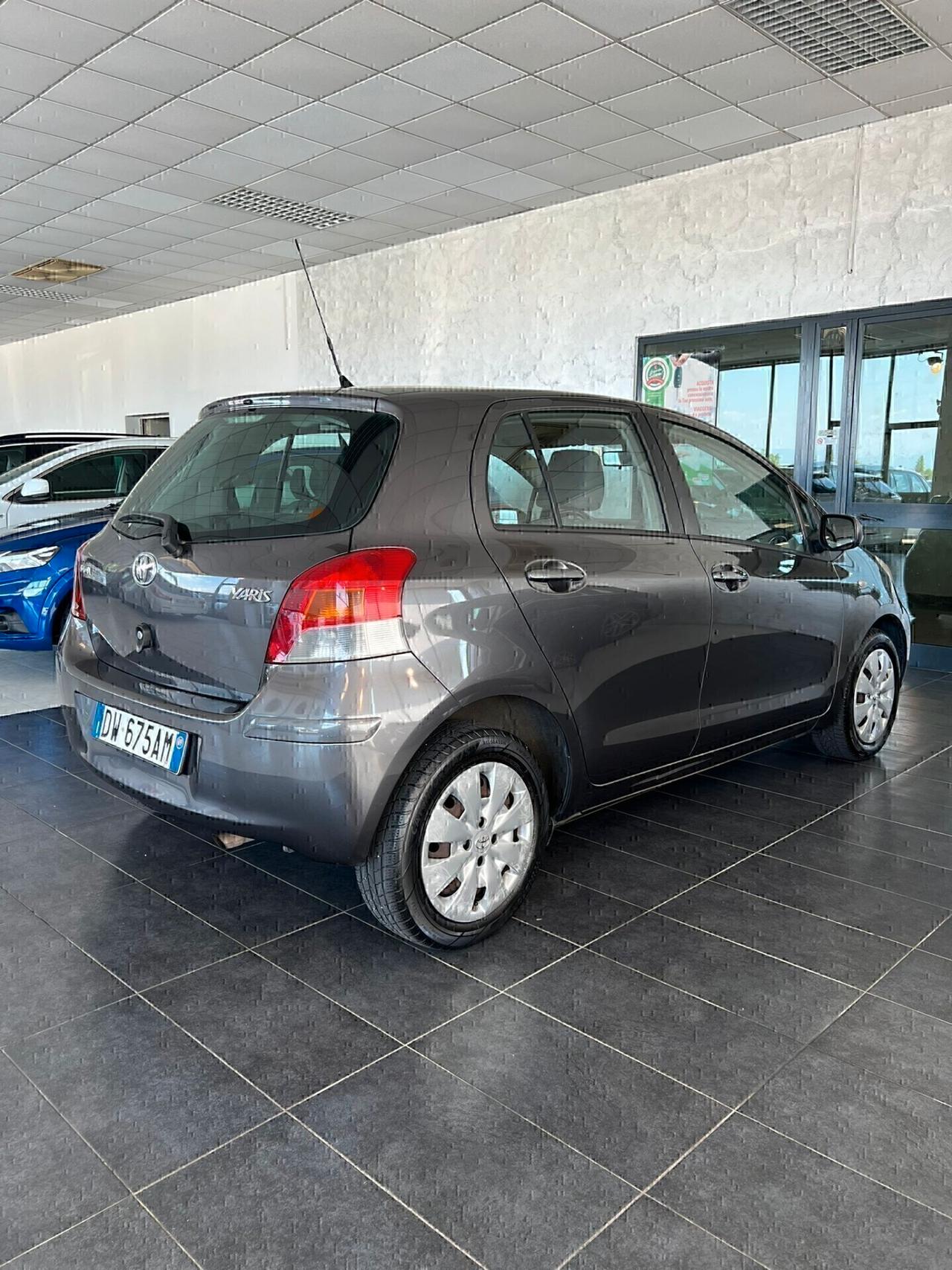 Toyota Yaris 1.3 5 porte Sol