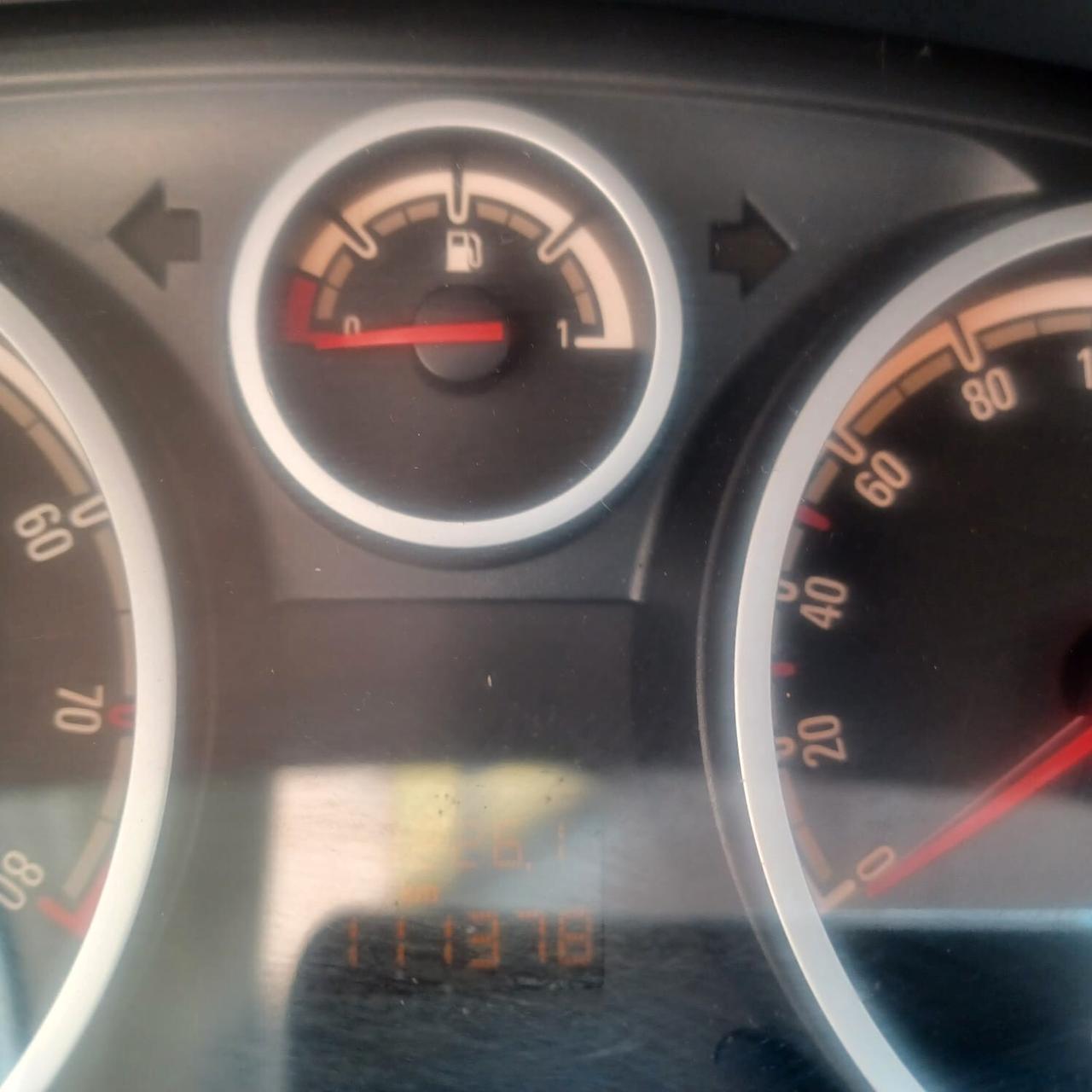 111.978KM CORSA 1.2 NEOPATENTATI BUONE CONDIZIONI