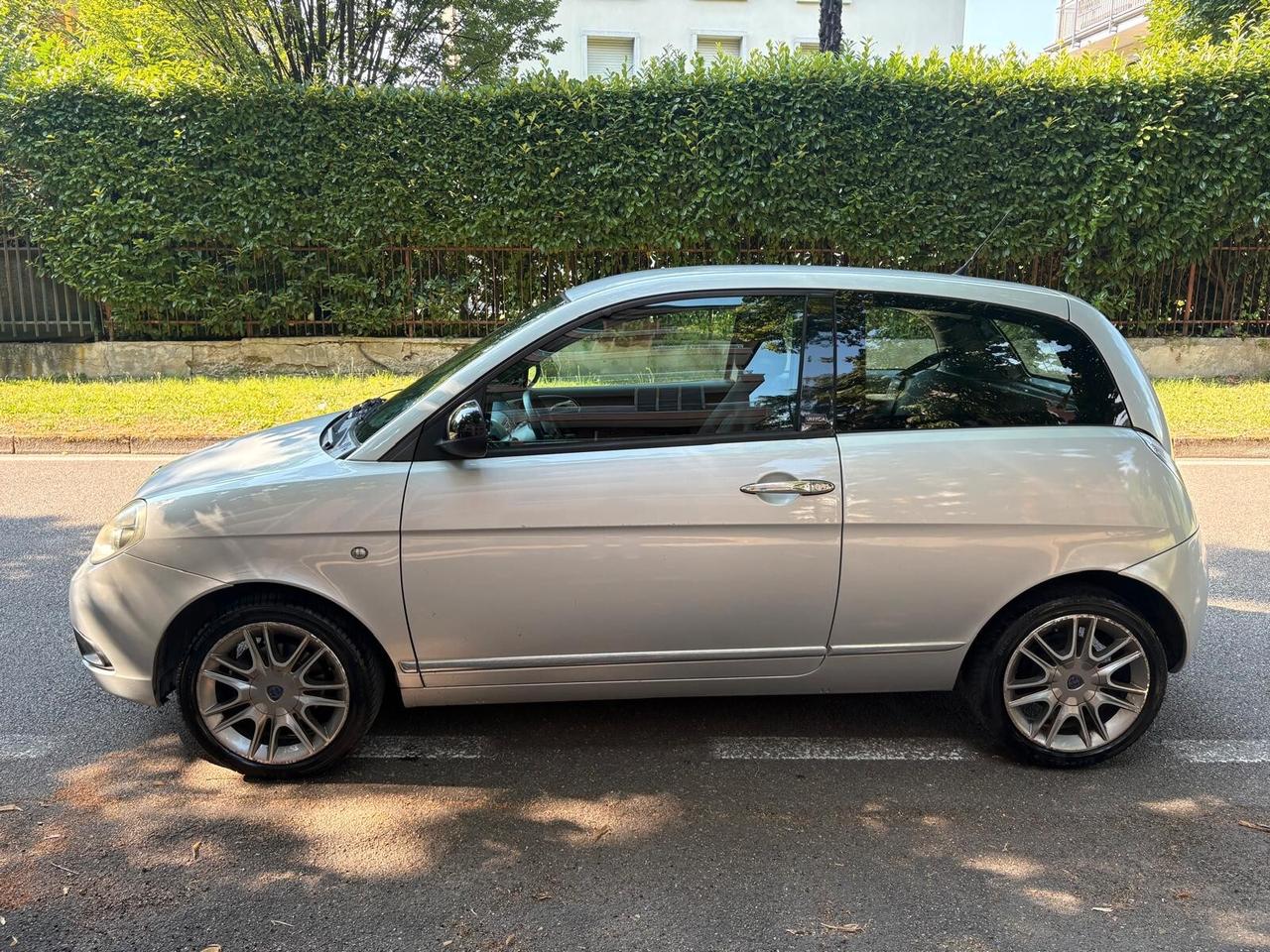 Lancia Ypsilon 1.2 69 CV 5 porte S&S Platinum km 85.000