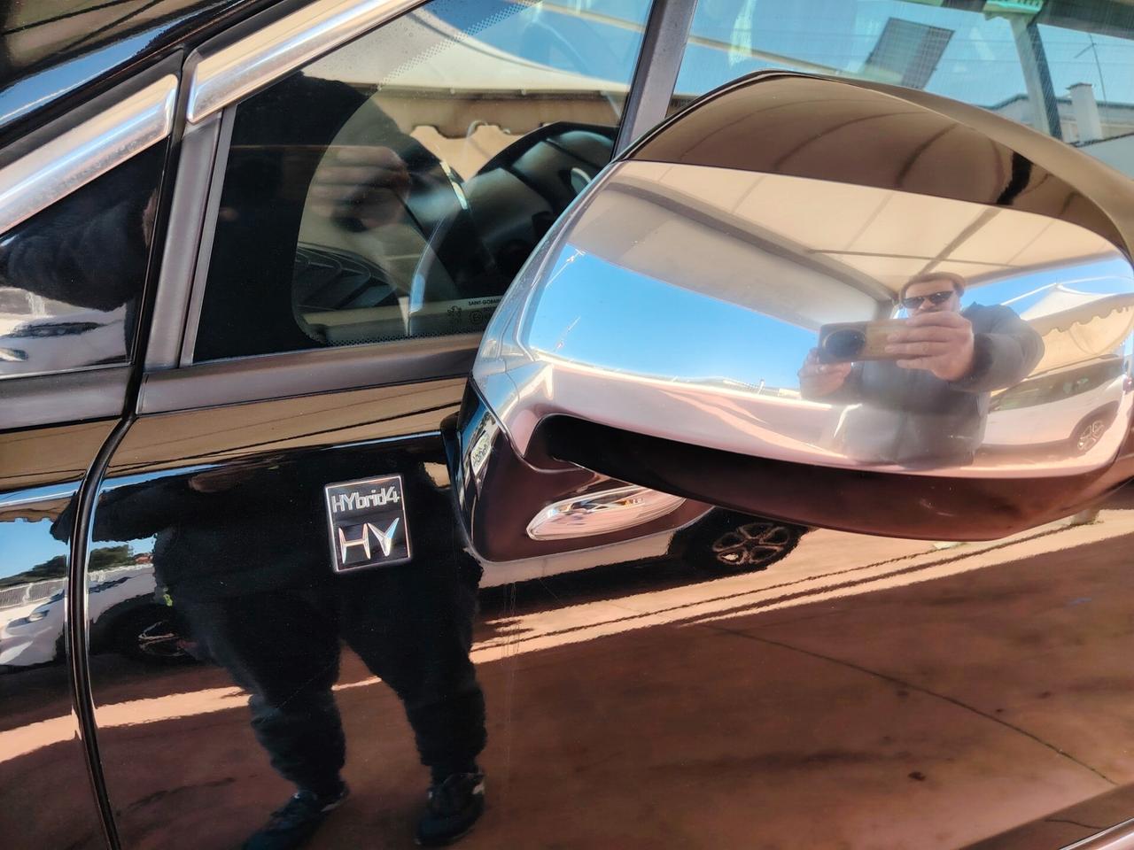 Peugeot 3008 HYbrid4 diesel full opt.