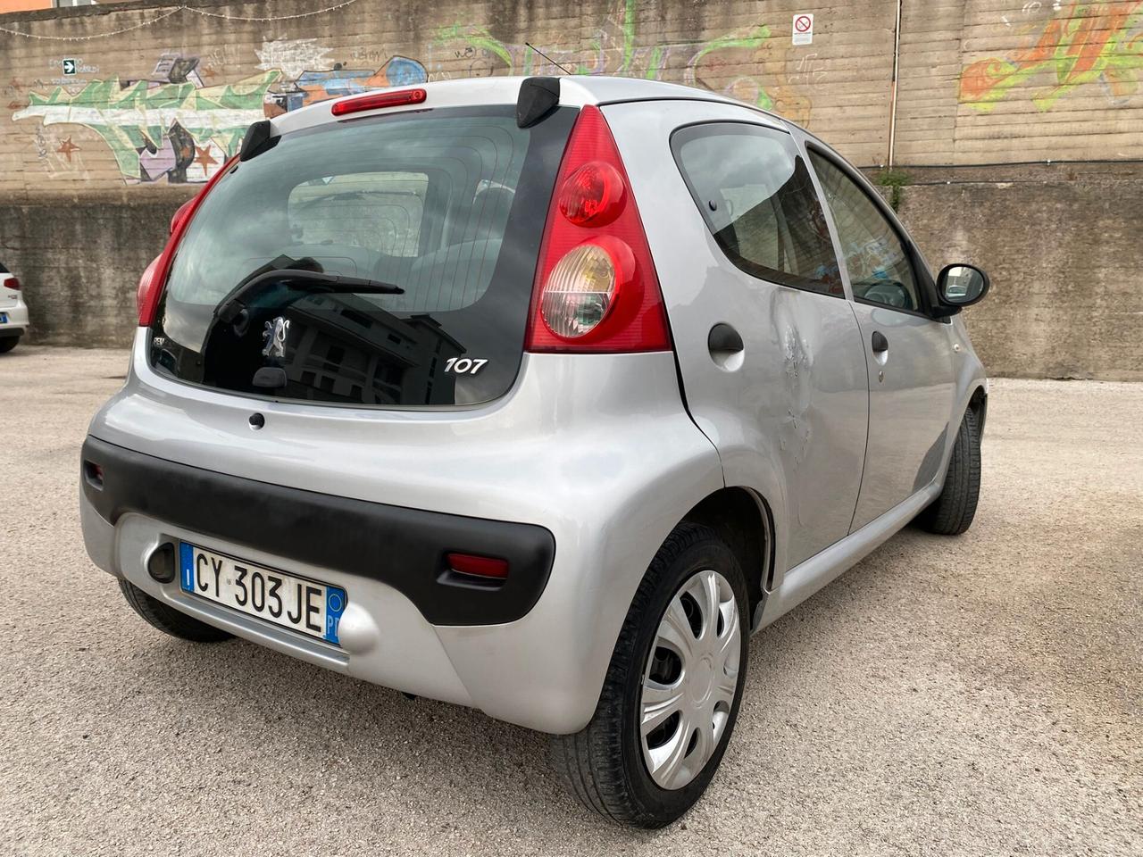 Peugeot 107 1.0benz 68cv full 5p 2006