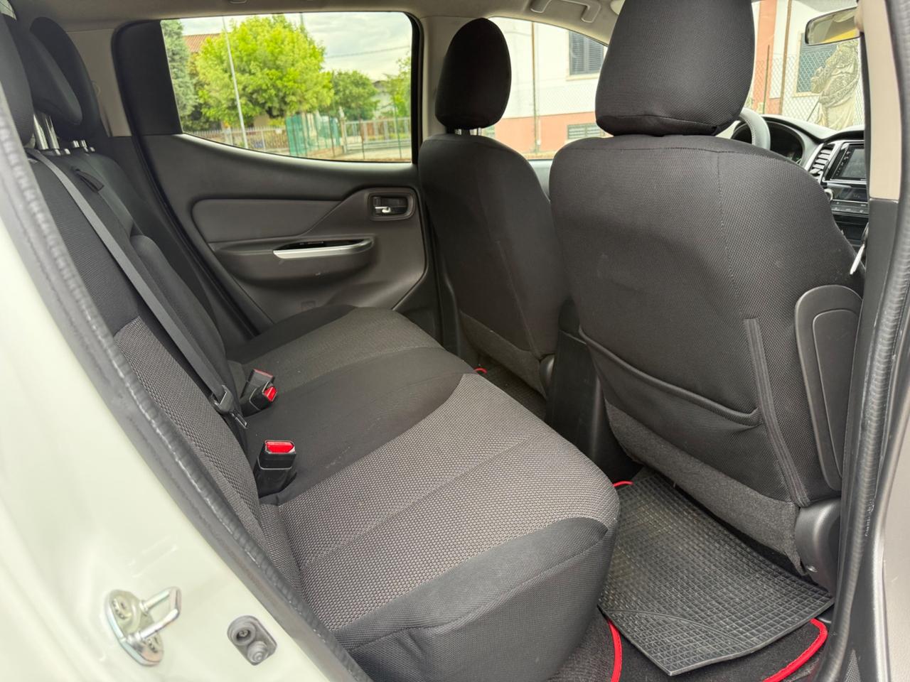 Mitsubishi L200 2.4 DI-D/181CV Double Cab Intense Hp Mivec SDA