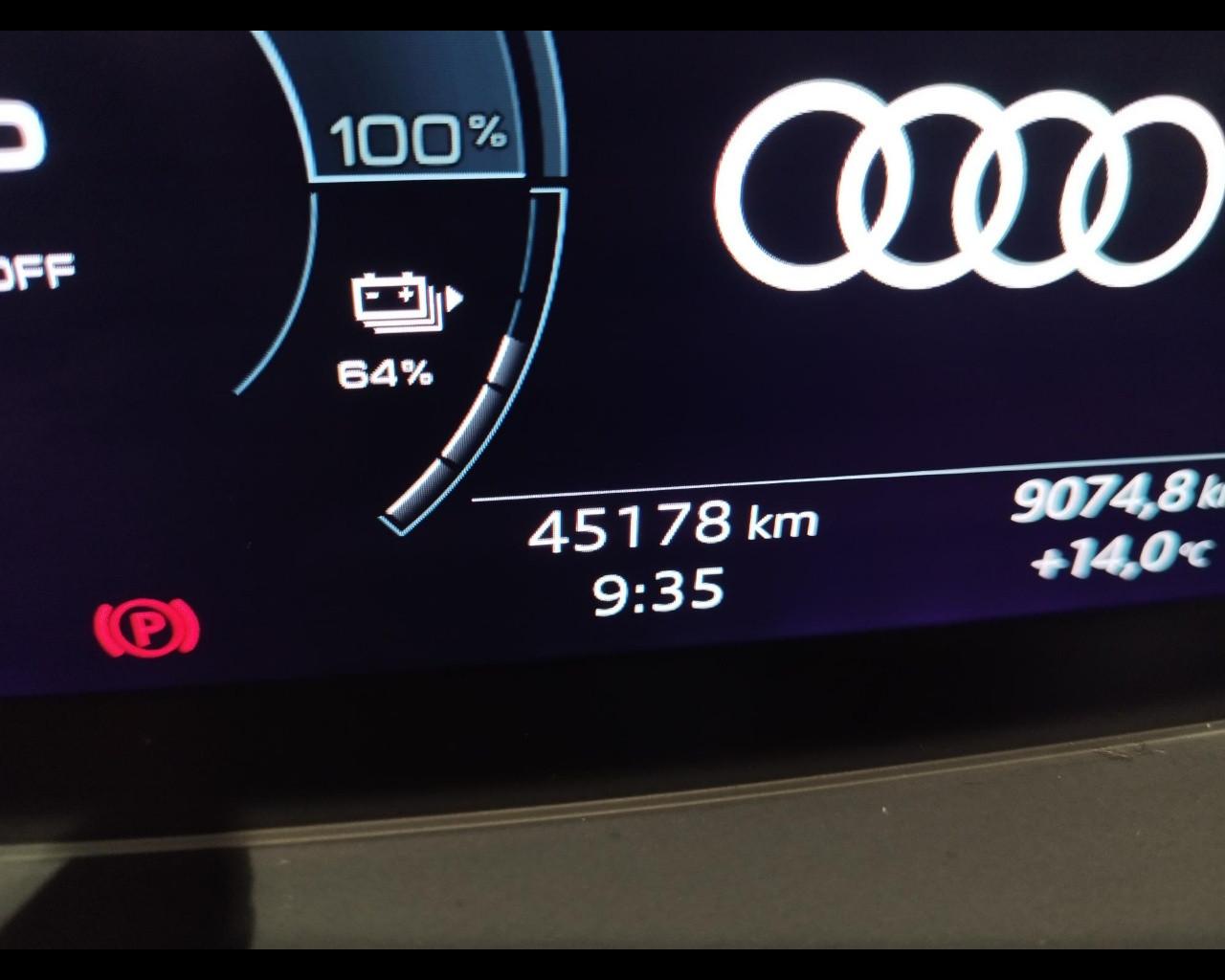 AUDI Q4 e-tron 40 Business