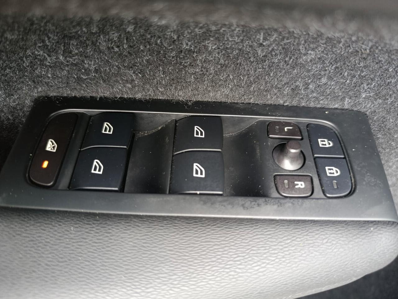 VOLVO XC40 D3 AWD GEEARTRONIC LED/NAV/SENS.POSTERIORI/