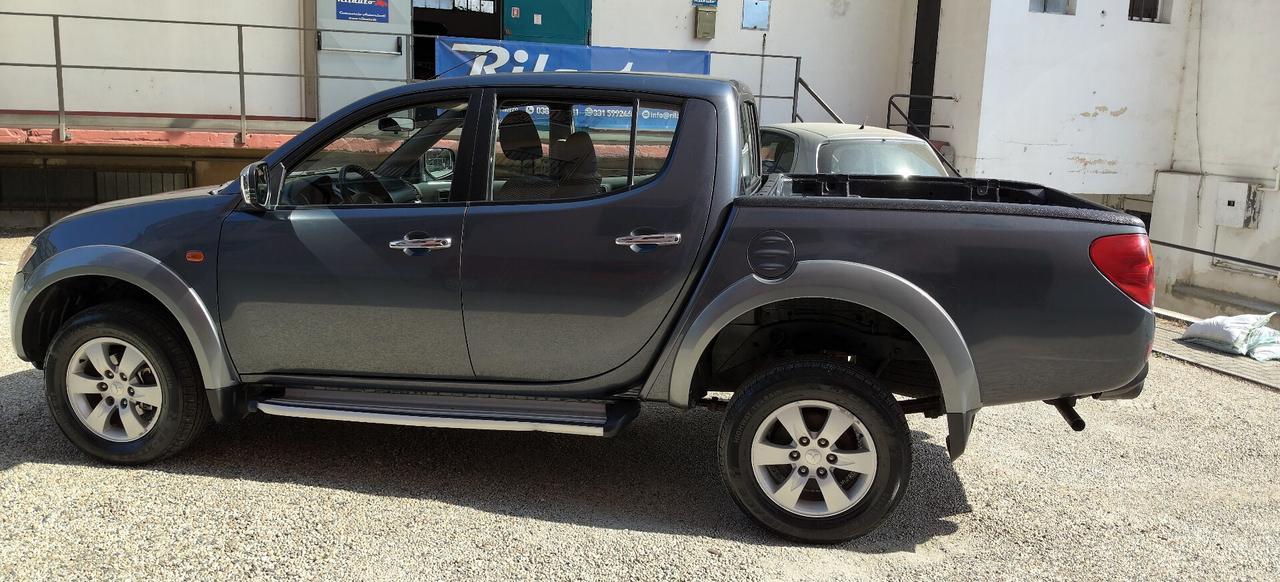 Mitsubishi L200 2.5 DI-D/167CV Double Cab Warrior
