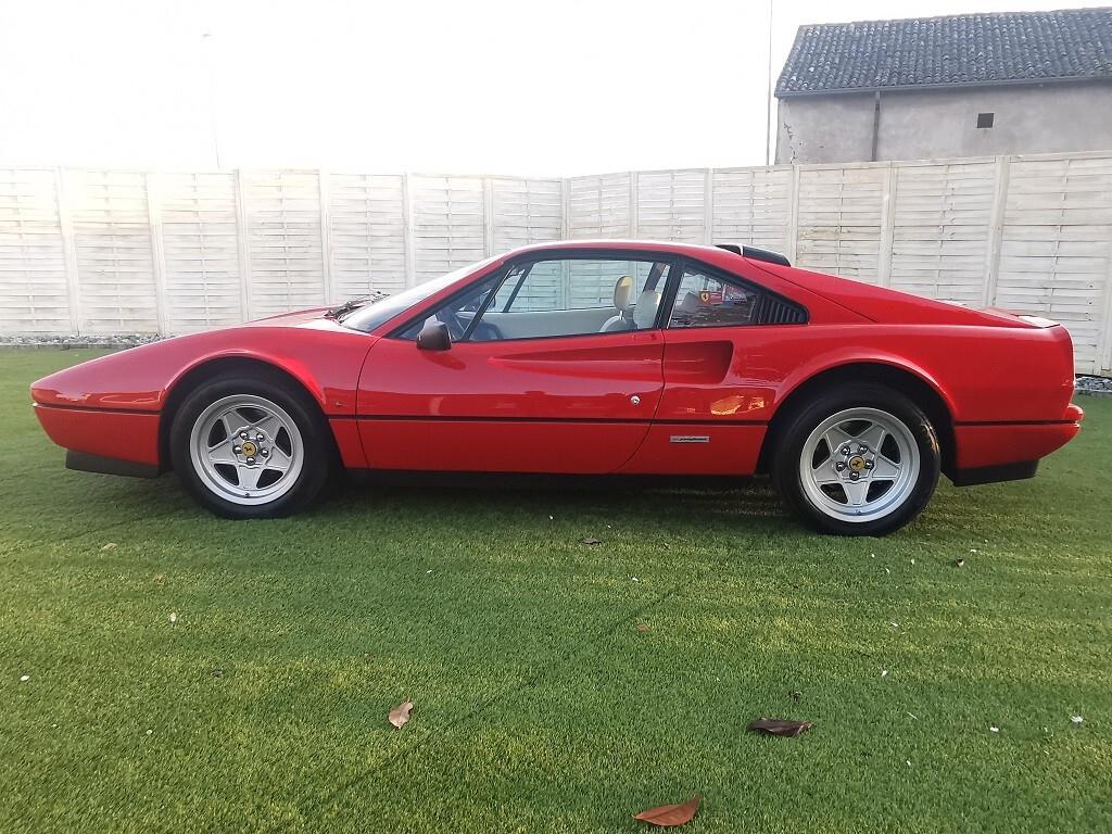 Ferrari 328 GTB (solo 1340 esemplari prodotti)