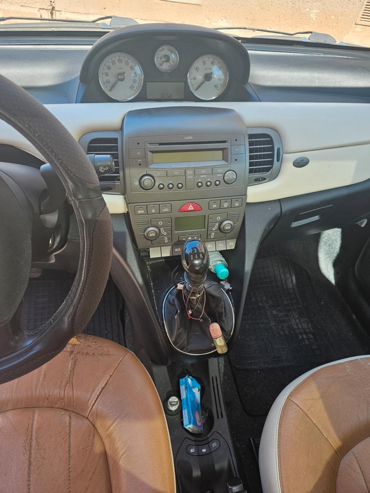Lancia Ypsilon Platino