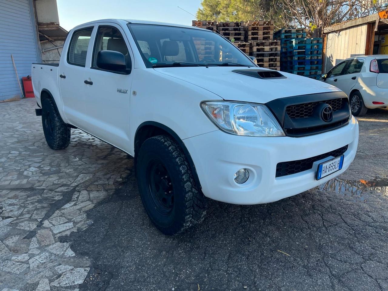 Toyota Hilux 2.5 D-4D 4WD 4p. Double Cab 4x4