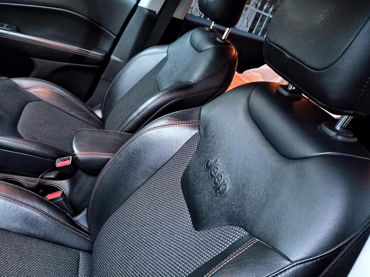 Jeep Compass TDI 1600 cc - 98000 km del 2018 2 ruote motrici neo patentati ottime condizioni