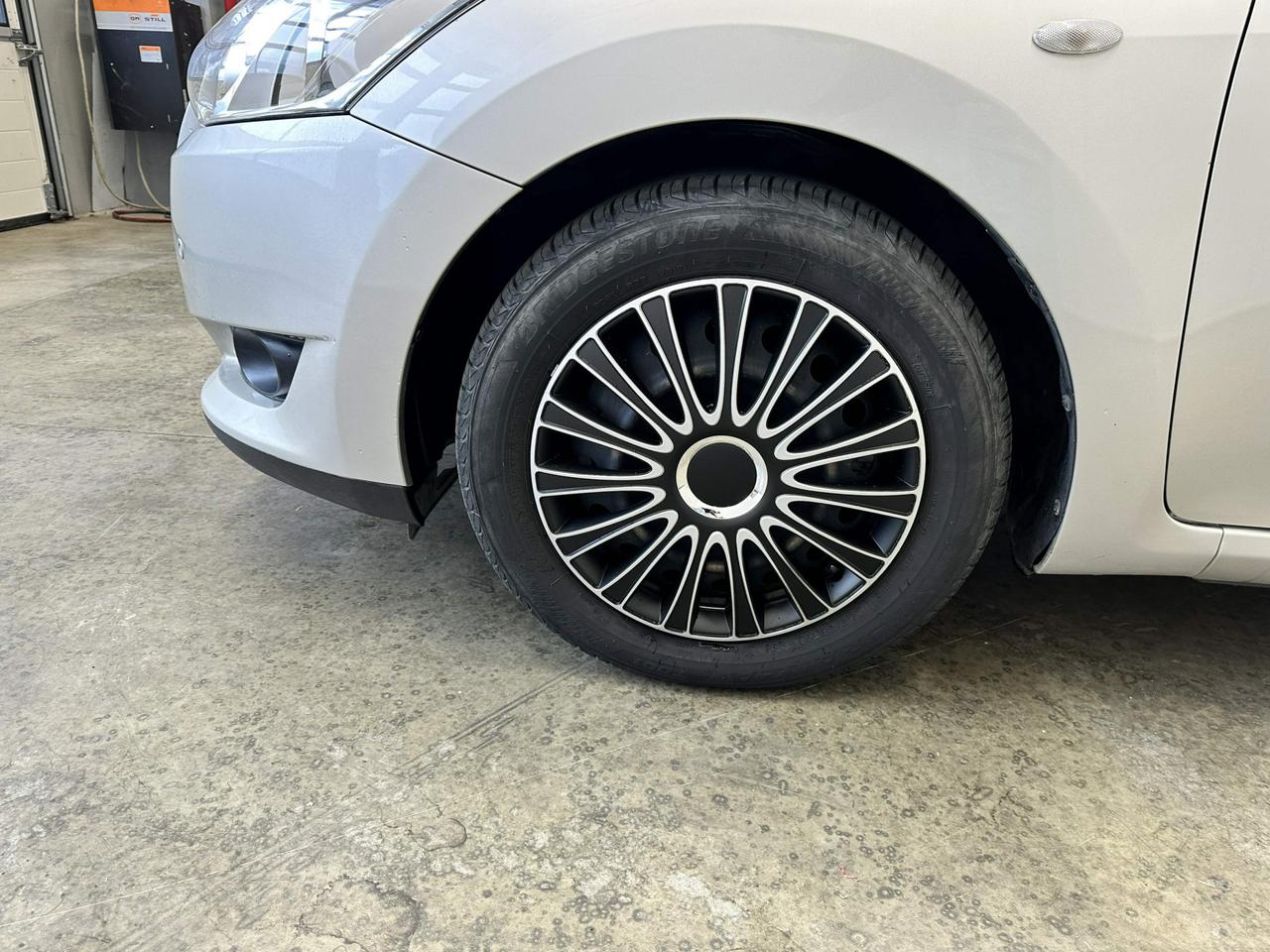 Toyota Auris 5p 1.4 d-4d Sol m-mt