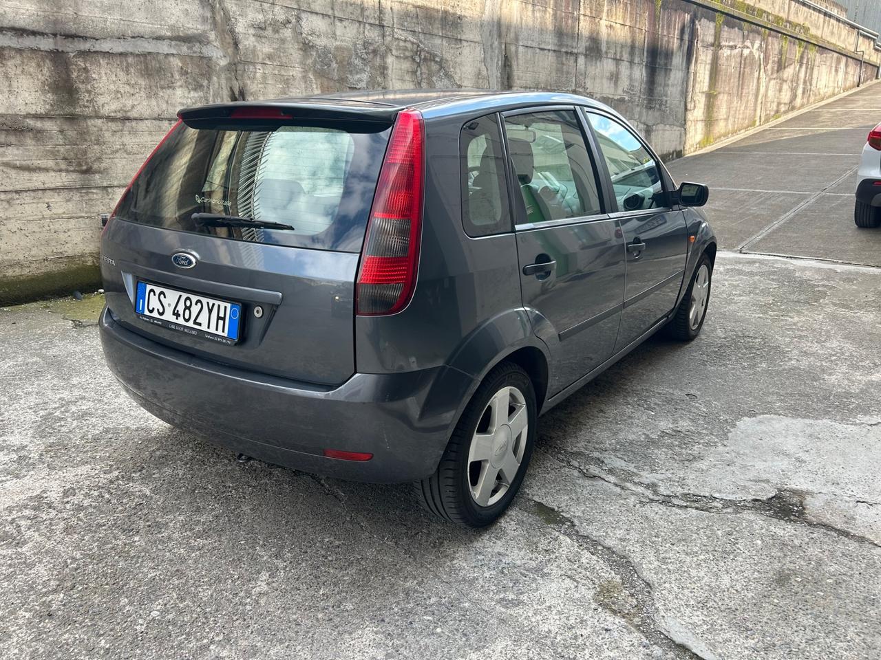 Ford Fiesta 1.2 16V 5p. Ghia
