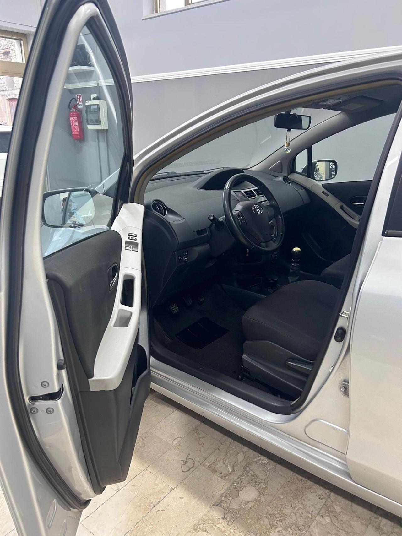 Toyota Yaris 1.4 D-4D DPF 5 porte Sol