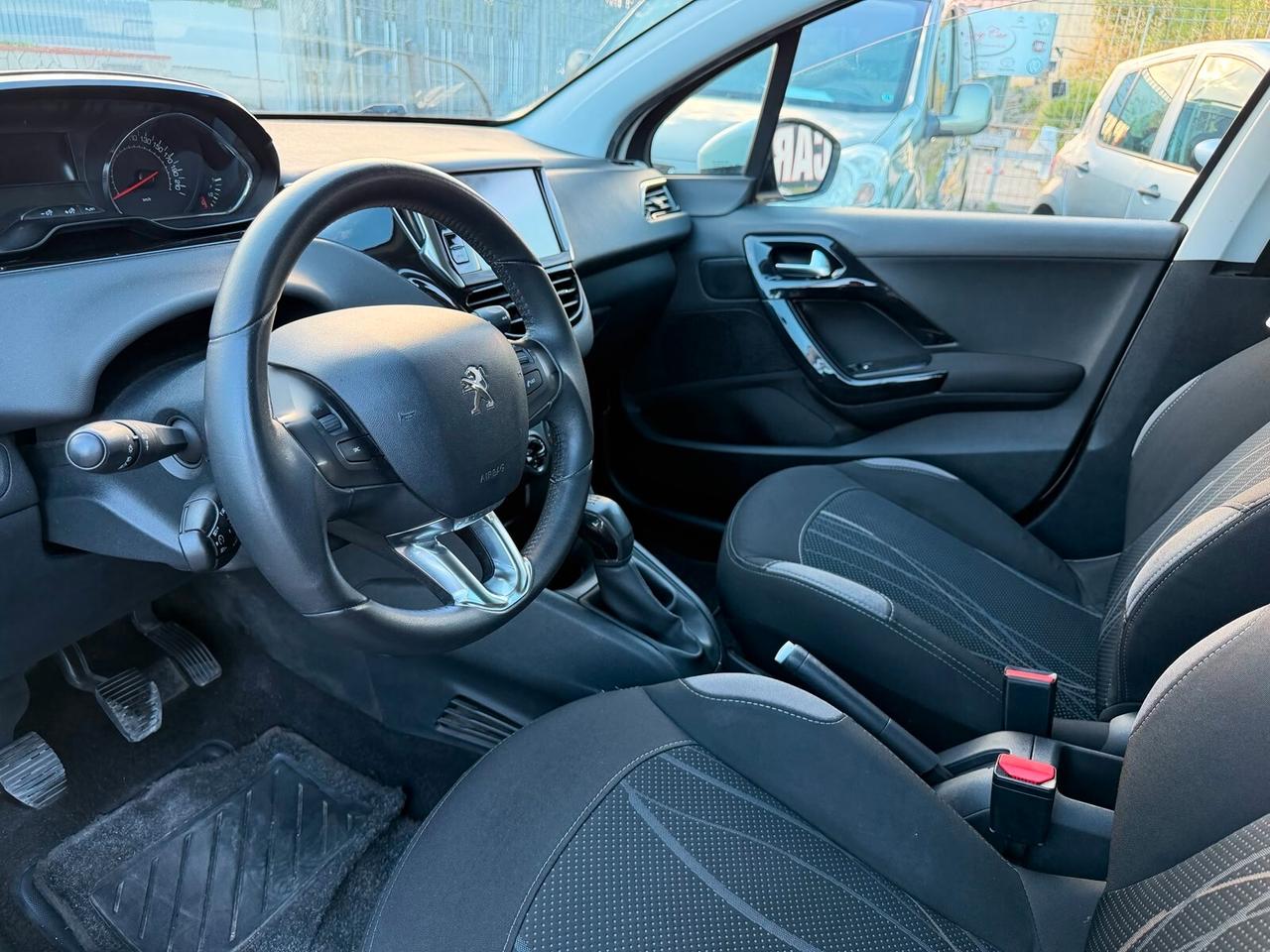 Peugeot 208 1.2benz 82 5 porte Allure-10/2014