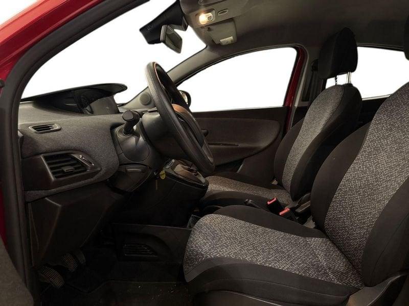 Lancia Ypsilon 1.0 firefly hybrid Silver Plus s&s 70cv