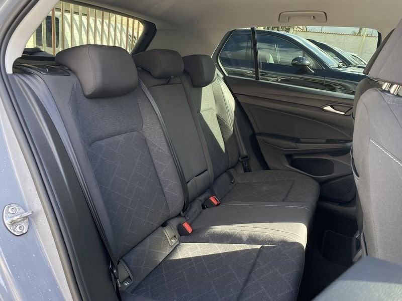 Volkswagen Golf 8 Life 2.0 TDI 116 CV
