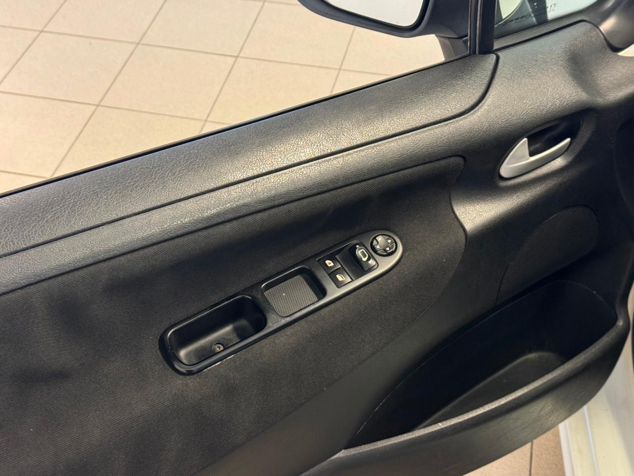 PEUGEOT 207 Plus 1.4cc 75CV 5p. BENZINA/GPL NEOPATENTATI