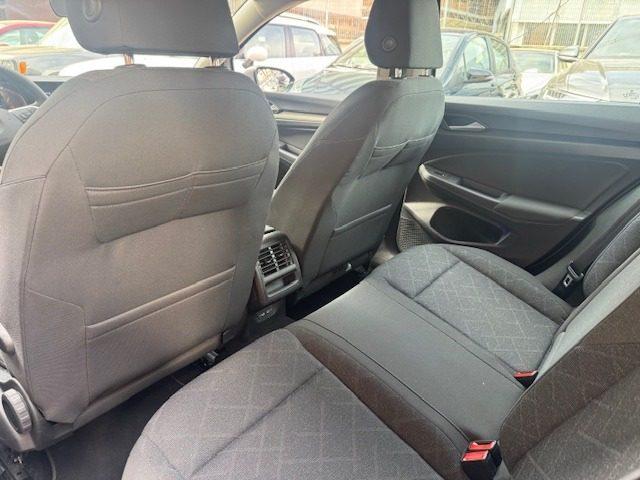 VOLKSWAGEN Golf 1.0 eTSI EVO DSG Life