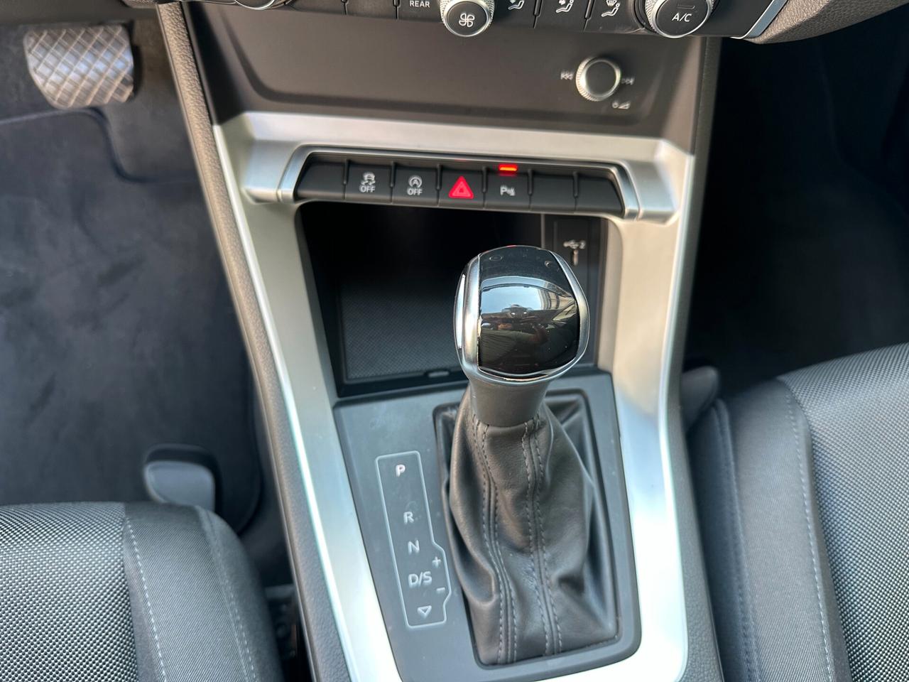 Audi Q3 35 TDI S tronic Business