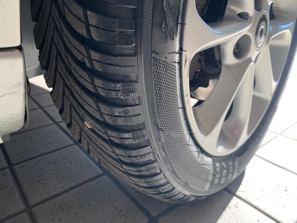 SMART FOURFOUR 1.0 2 SERIE MANUALE