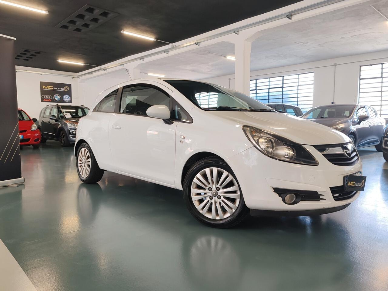 Opel Corsa 1.2 3 porte Club
