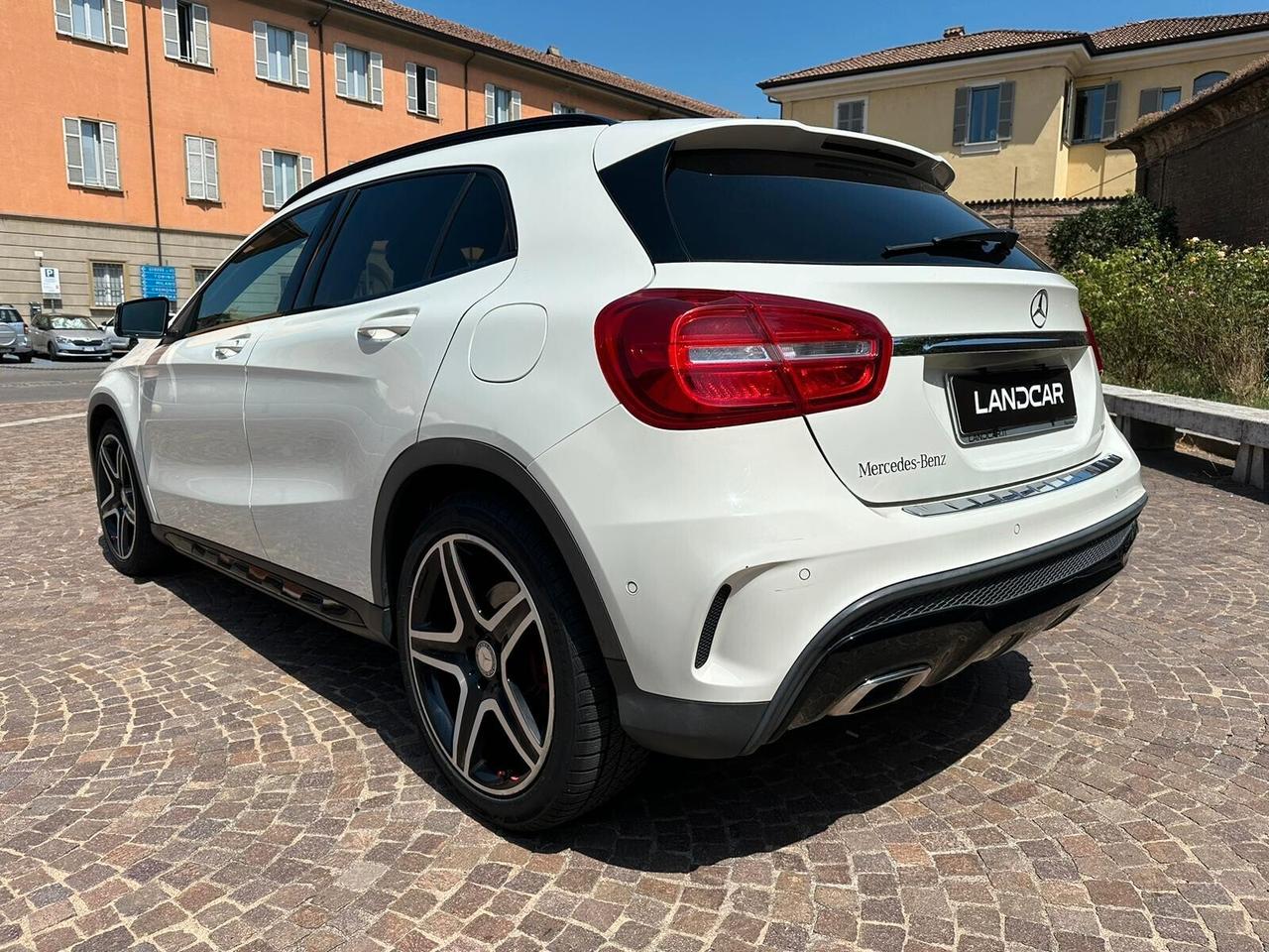 Mercedes-benz GLA 200d PREMIUM AMG NIGHT PACK