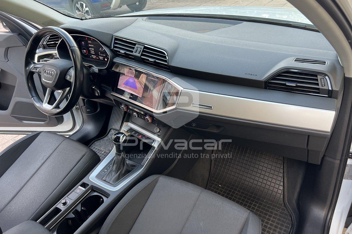 AUDI Q3 35 TDI S tronic Business
