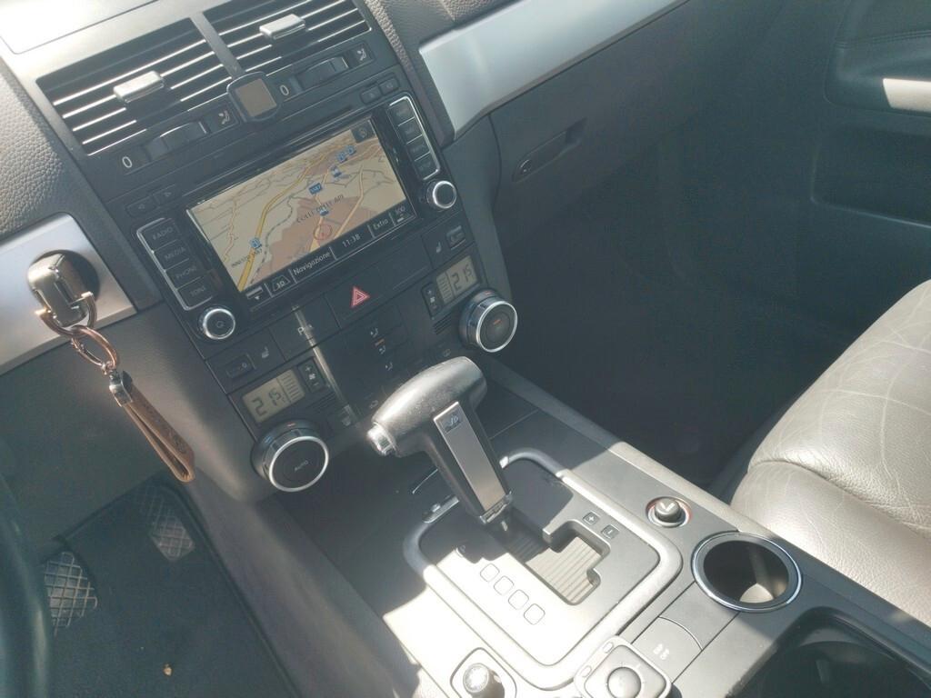 Volkswagen Touareg 3.0/240CV V6 TDI DPF tip. Executive