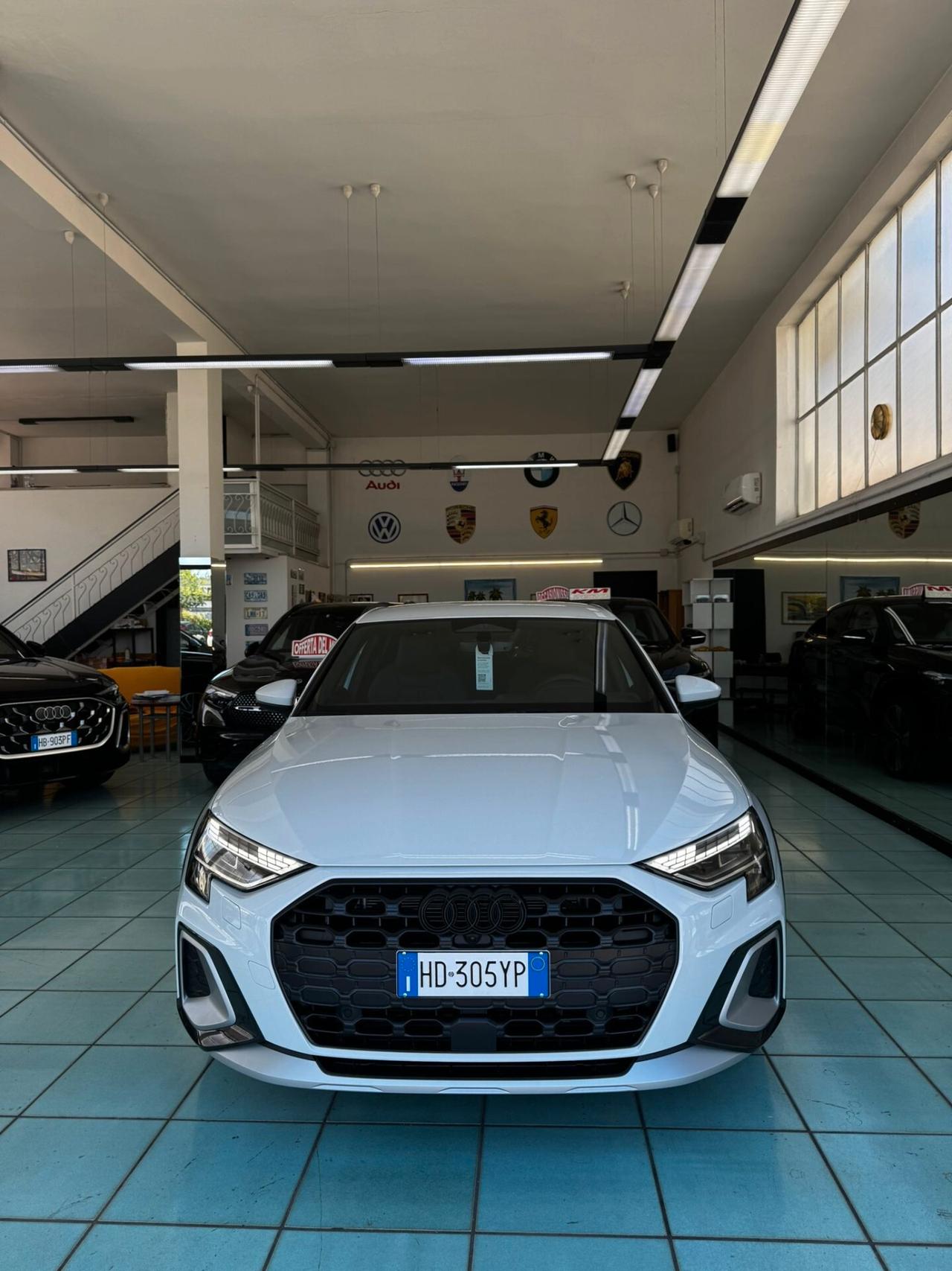 Audi A3 allstreet TDI 110 kW S tronic Identity Contrast