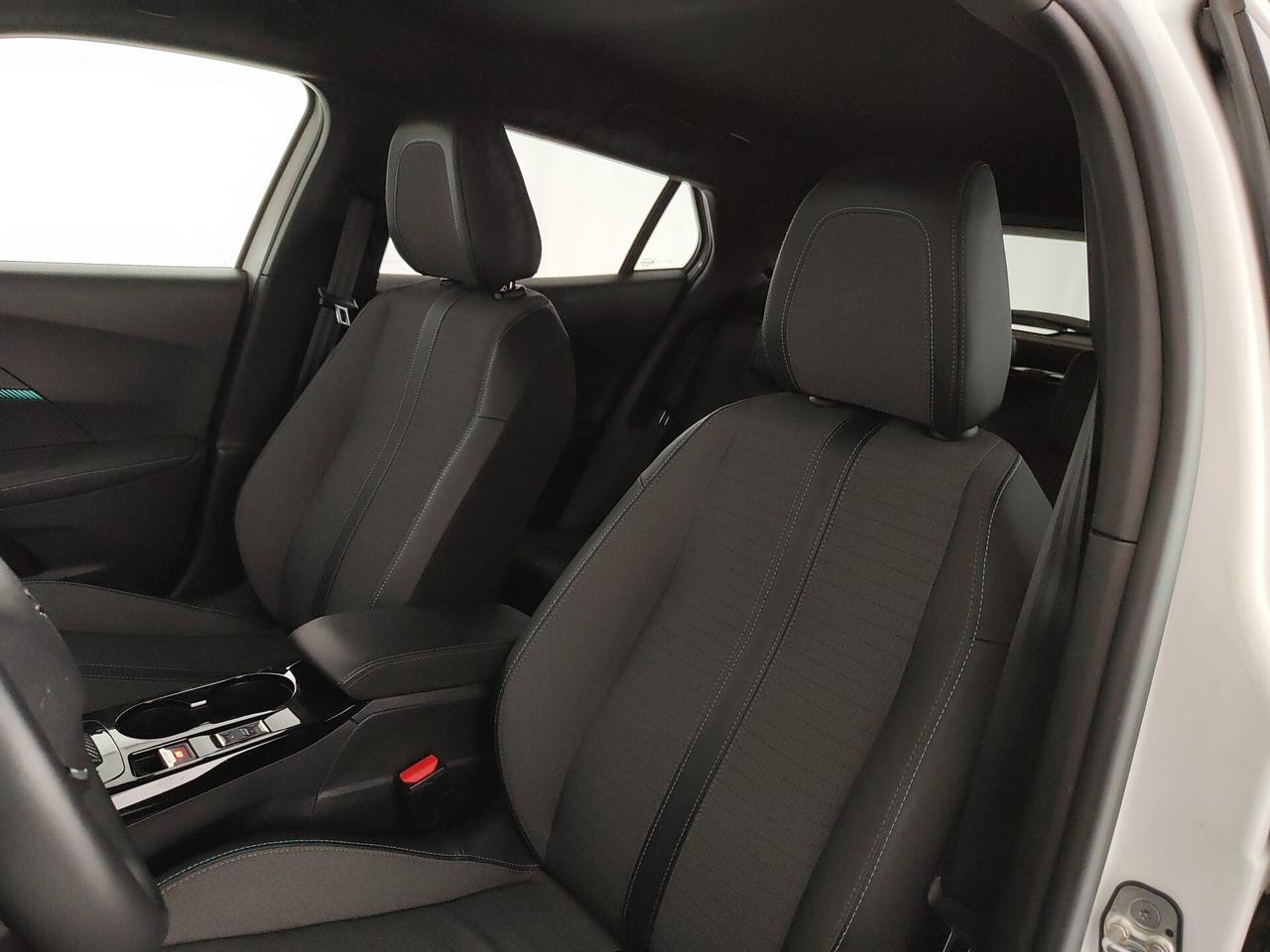 Peugeot 2008 BlueHDi 130 S&S EAT8 Allure