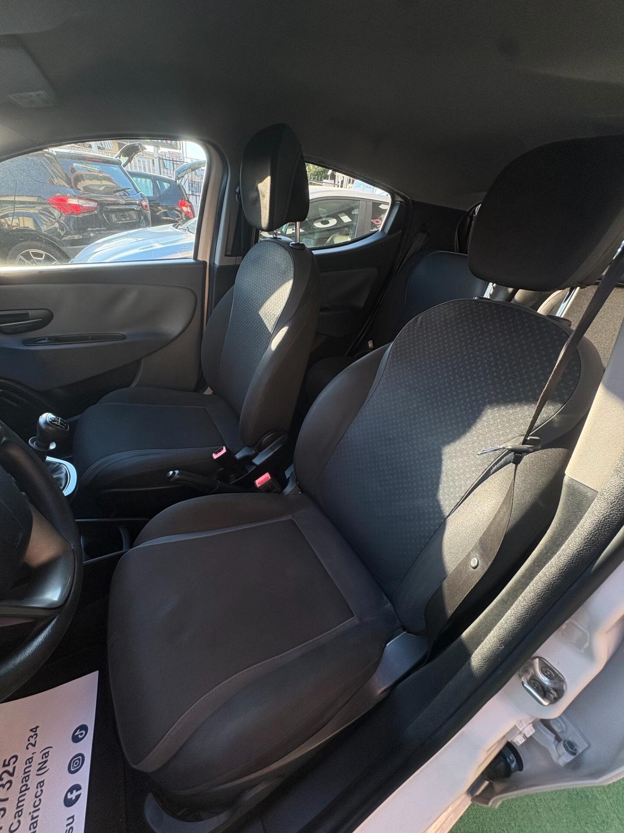 Lancia Ypsilon 1.2 69 CV 5 porte Gold