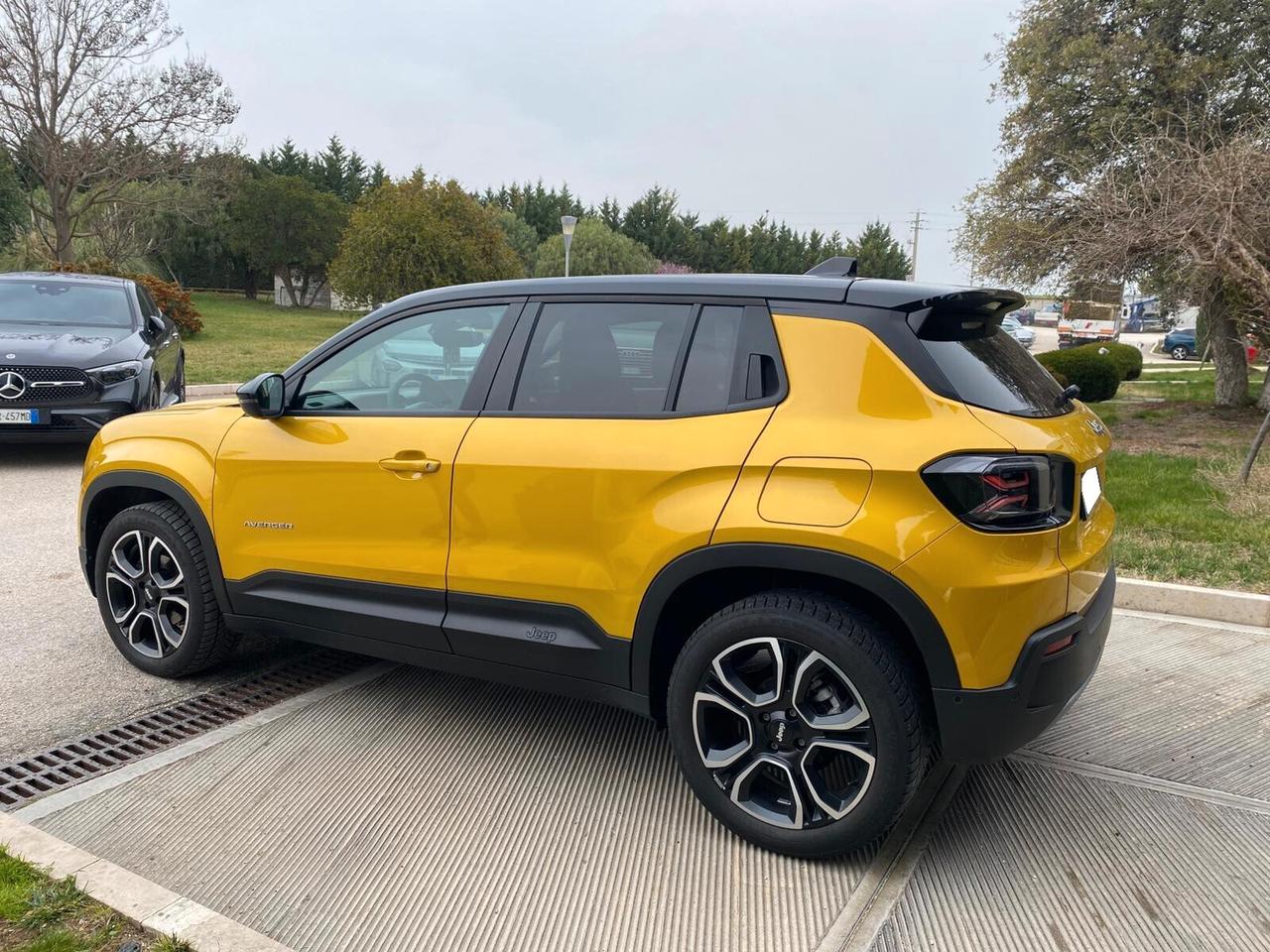 Jeep Avenger 1.2 Turbo 100 CV Summit