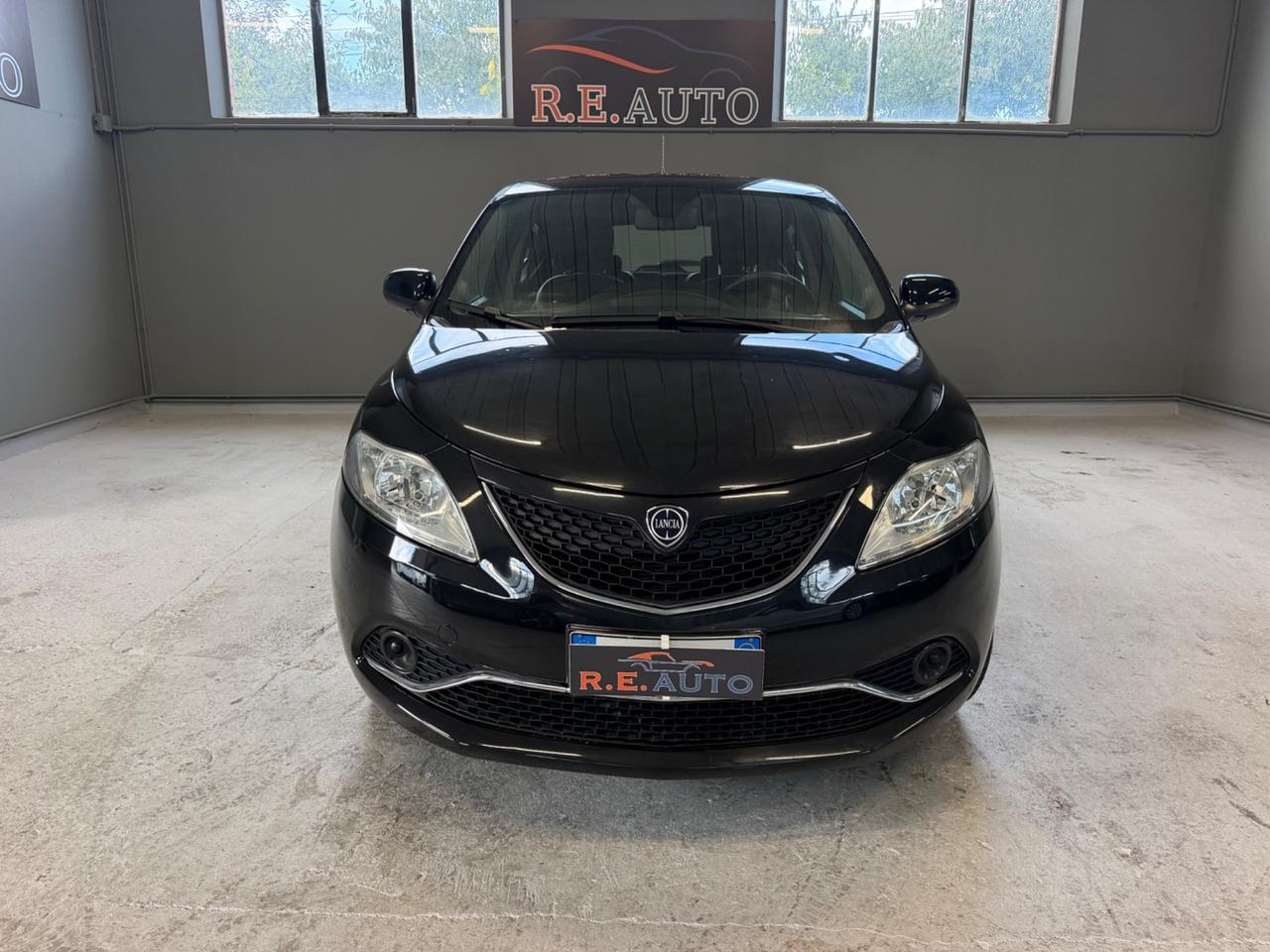Lancia Ypsilon 0.9 TwinAir 85 CV 5 porte S&S DFN Gold