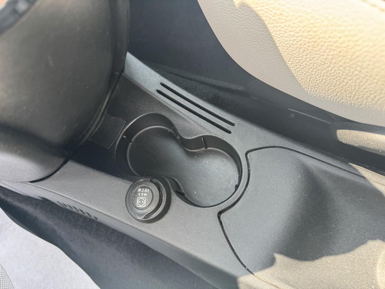 Lancia Ypsilon 1.3 MJT 75CV Elle Edition