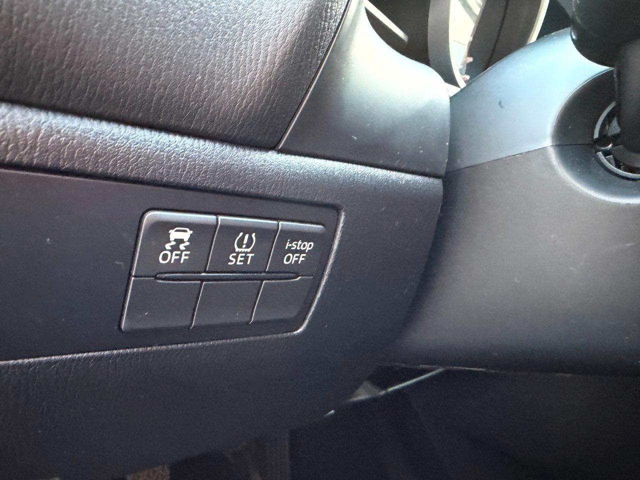 Mazda 3 5 Porte 3 5p 1.5 Evolve 100cv E6 NAVI+XENON+PDC NEOPATENTATI OK