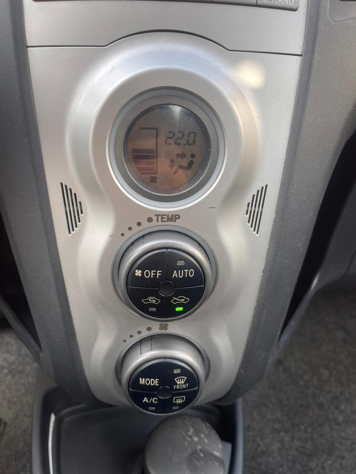 Toyota Yaris 1.0 3 porte Sol