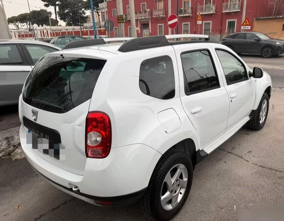 Dacia Duster 1.6 110CV con gancio traino