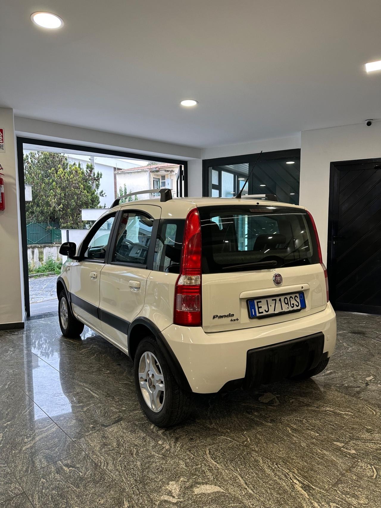 Fiat Panda 1.3 MJT 16V DPF 4x4 Climbing