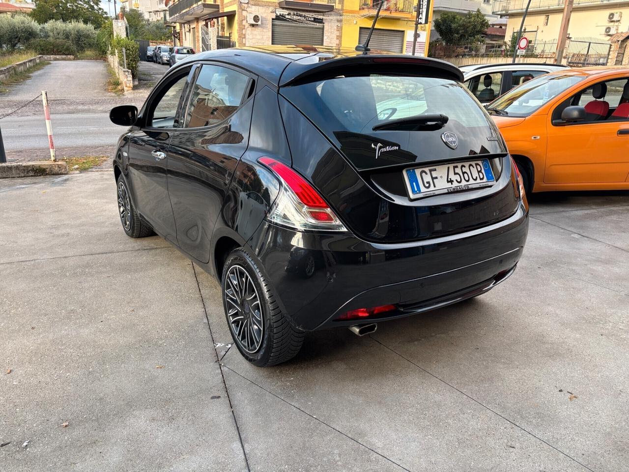 Lancia Ypsilon 1.0 5 porte Hybrid Gold-2021