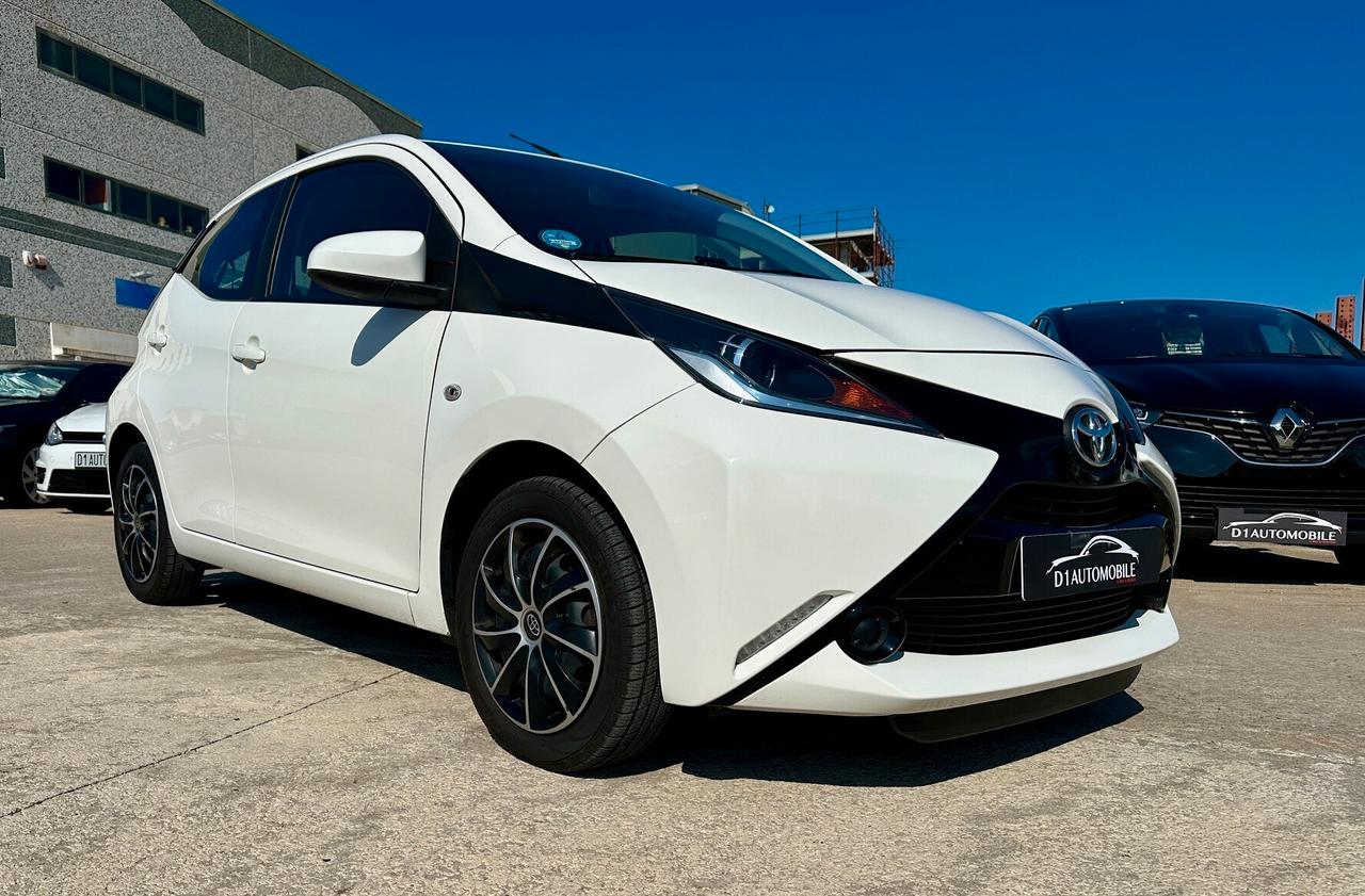 Toyota Aygo 1.0 VVT-i 69 CV 5 porte x-play