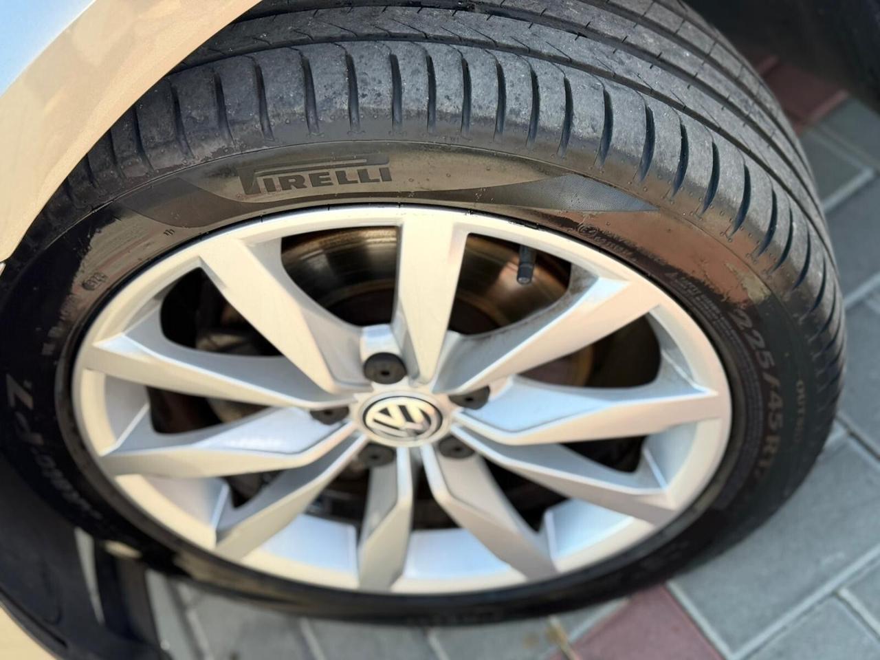 Volkswagen Golf 1.6 TDI 110 CV DSG 5p. Highline BlueMotion Technology