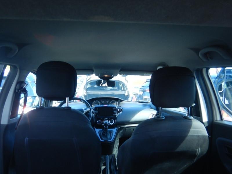 Lancia Ypsilon 1.0 FireFly 5 porte S&S Hybrid Ecochic Gold